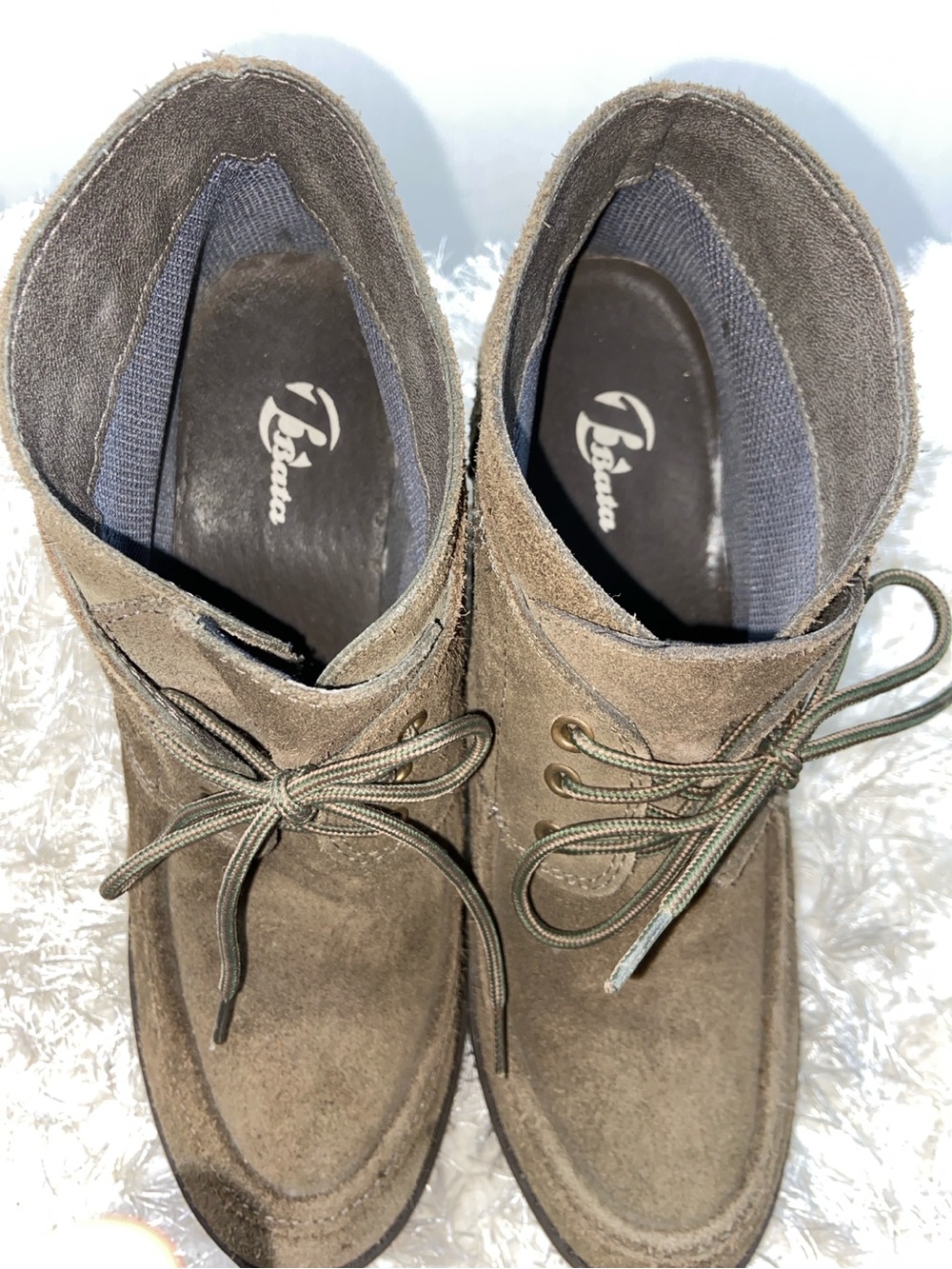 Bata Olive Green Suede Lace-Up Wedge Ankle Boots Made in Peru